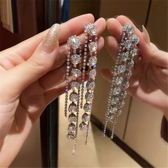🌟 Luxury Long Rhinestone Earrings - Picture 3 of 6